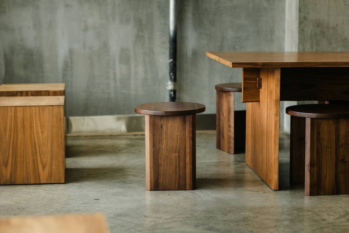 Infographic showing eco-friendly materials used in smart furniture