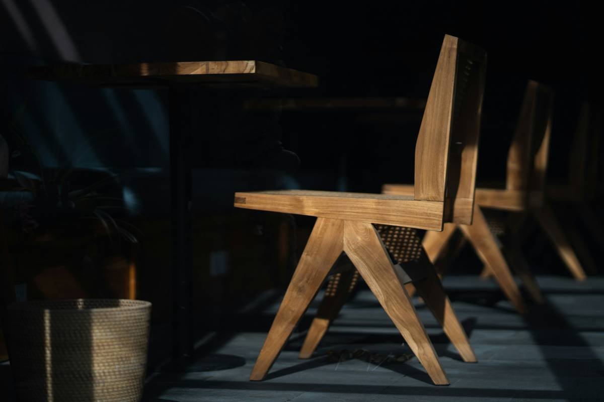 Why Artisan Sustainable Furniture is the Future of Smart Homes