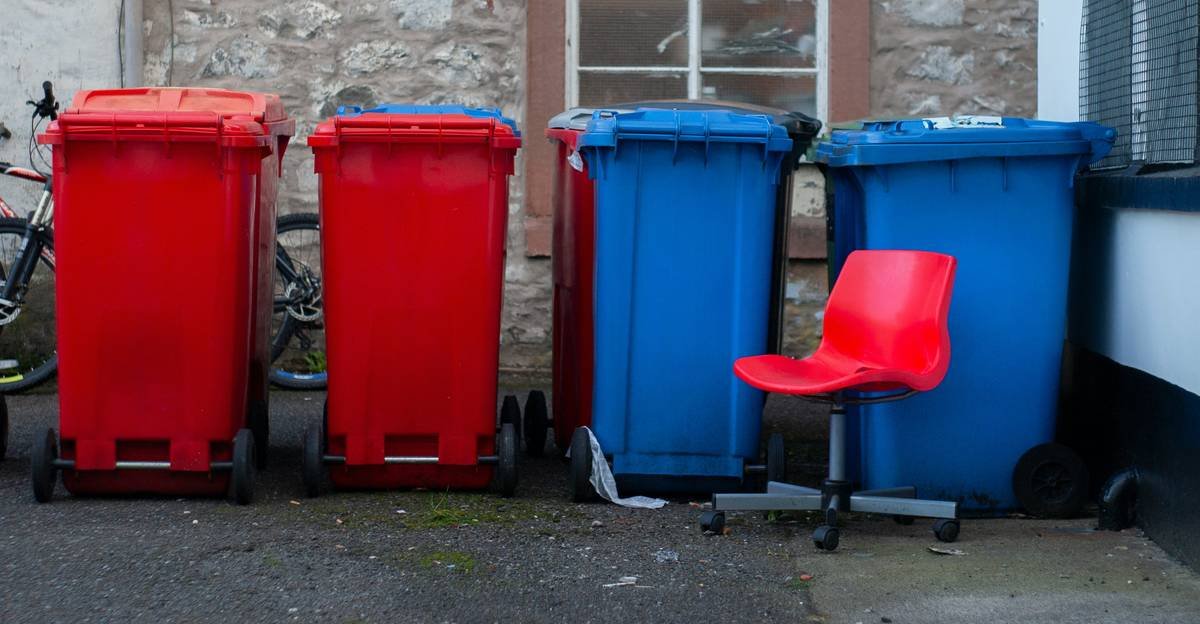 Flowchart guiding users through selecting sustainable smart furniture materials.